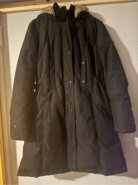 Vince Camuto Black Down Winter Parka‎ Faux Fur Hood Size Medium